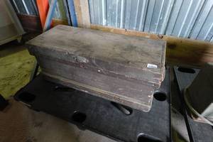 lot 629 image: Vintage Wood Storage Box