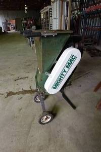 lot 633 image: Mighty Mac 3HP ChipperShredder