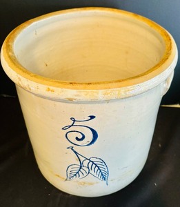lot 123 image: Vintage Birch Leaf Stoneware 5 Gallon