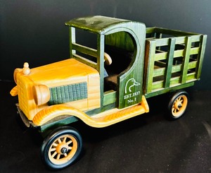 lot 124 image: Wooden Dicks Truck Trailer Est 1937 No. 1 Ducks Unlimited