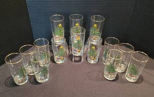 lot 67 image: Spode Christmas Tree Tumblers  Drinking Glasses