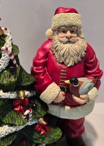 lot 86 image: Wonderful Ducks Unlimited Santas Little Yelpers Figure