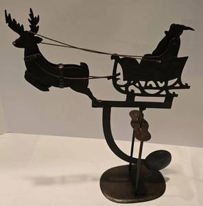 lot 99 image: Vintage Festive Folk-Art Santa