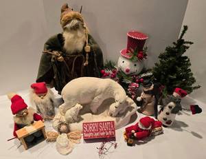 lot 202 image: Eclectic Holiday Decor