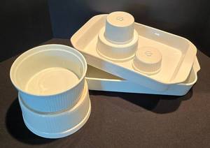lot 206 image: Pretty White CasseroleBakeware Options