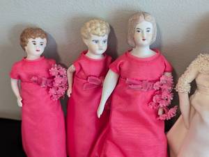 lot 238 image: Vintage Porcelain Wedding Party Dolls and Figurines
