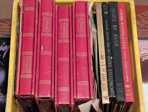lot 222 image: Three Boxes of Vintage Records