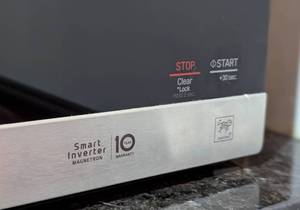 lot 208 image: LG Smart Inverter Microwave
