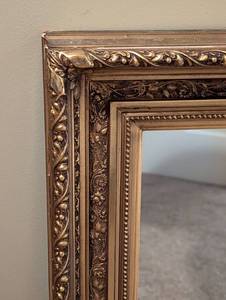 lot 213 image: Vintage Gold Wall Mirror