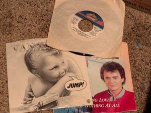 lot 218 image: Assorted Records and 45s