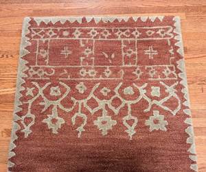lot 192 image: Pottery Barn Desa Tufted Wool Runner