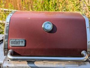 lot 40 image: Weber Genesis Propane Grill