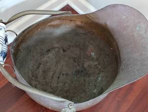 lot 137 image: Vintage Copper Coal Bucket