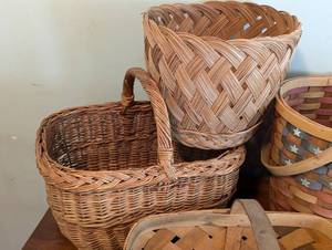 lot 139 image: Assorted Decorative Baskets