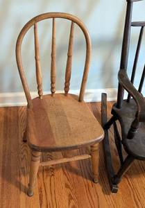 lot 140 image: Vintage Childrens Chairs