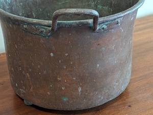 lot 144 image: Large Vintage Copper Pot