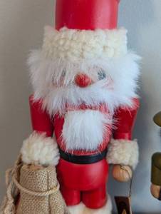 lot 146 image: Pair of Vintage Wood Nutcrackers