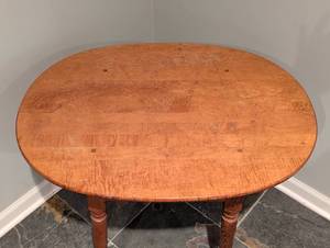 lot 28 image: Vintage Oval Maple Side Table
