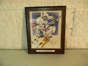 lot 34 image: O.J. SIMPSON SIGNED BUFFALO BILLS & USC TROJANS ART PLAQUE - VERY NICE - AWESOME PIECE - SEE PICTURES