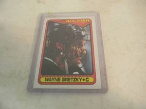 lot 57 image: L.A. KINGS Wayne Gretzky Autographed  Signed Card #199 Topps, - NICE CONDITION - FANTASTIC PIECE - SEE PICTURES