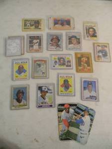 lot 69 image: 19 VINTAGE BASEBALL CARDS 16 - NICE OLD SCHOOL COLLECTION - NICE - SEE PICTURES