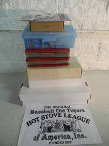 lot 81 image: LARGE COLLECTION OF CARDS MLB, NBA, NHL, NFL - SOME GREAT CARDS MIXED IN - SEE PICTURES
