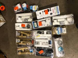 Lot of Assorted Plumbing Items Various Models and Conditions  Customer Returns See Pictures