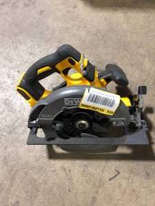 DEWALT FLEXVOLT 60V MAX Cordless Brushless 7-14 in. Circular Saw with Brake (Tool Only)  Customer Returns See Pictures