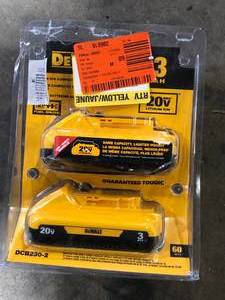 DEWALT 20V MAX Compact Lithium-Ion 3.0Ah Battery Pack (2 Pack)  Customer Returns See Pictures