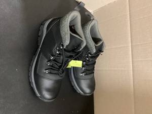 Mens Ashton Winter Boots- Water Resistant  Size 9 Customer Returns See Pictures