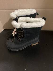 Cat & Jack Thermite EcoMade Kids Lace up Winter Boots Black Size 4  Customer Returns See Pictures