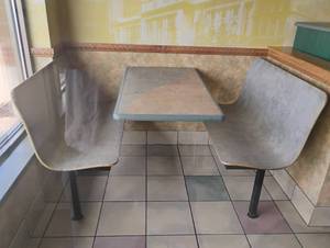 lot 1 image: COMMERCIAL RESTAURANT DINING BOOTH