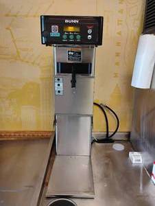 lot 32 image: BUNN INFUSION SERIES BREWER