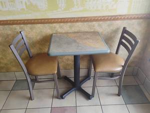 lot 22 image: COMMERCIAL RESTAURANT DINING TABLE AND CHAIRS