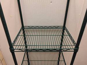 lot 52 image: METRO GREEN 4 TIER METAL WIRE COMMERCIAL SHELVING
