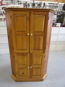 Corner Cabinet 24x41x68