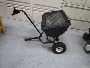 (New) Fertilizer Spreader