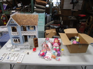 Dolls, Doll House, Play Kitchen Items