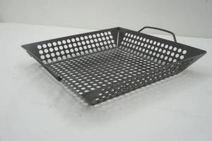 lot 26 image: vegetable grill basket