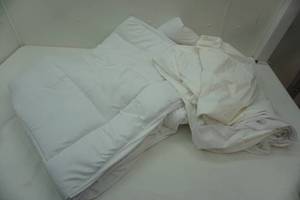 lot 37 image: mattress padcover