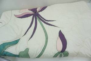 lot 45 image: quilted comforter