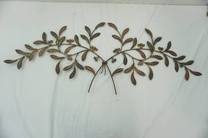 lot 46 image: wall decor