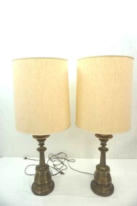lot 55 image: table lamp