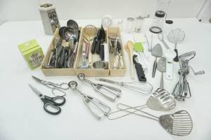 lot 67 image: kitchen utensils