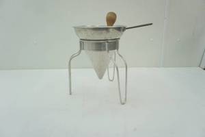 lot 71 image: vintage sifter