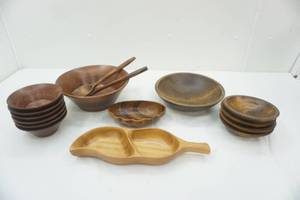 lot 72 image: woodenware