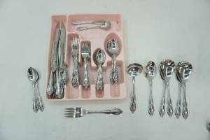 lot 76 image: flatware set