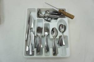 lot 77 image: flatware set