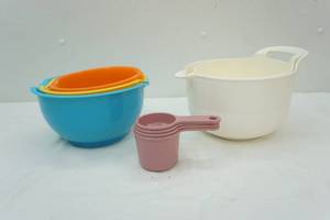 lot 88 image: measuring bowls