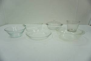lot 98 image: glass bakeware